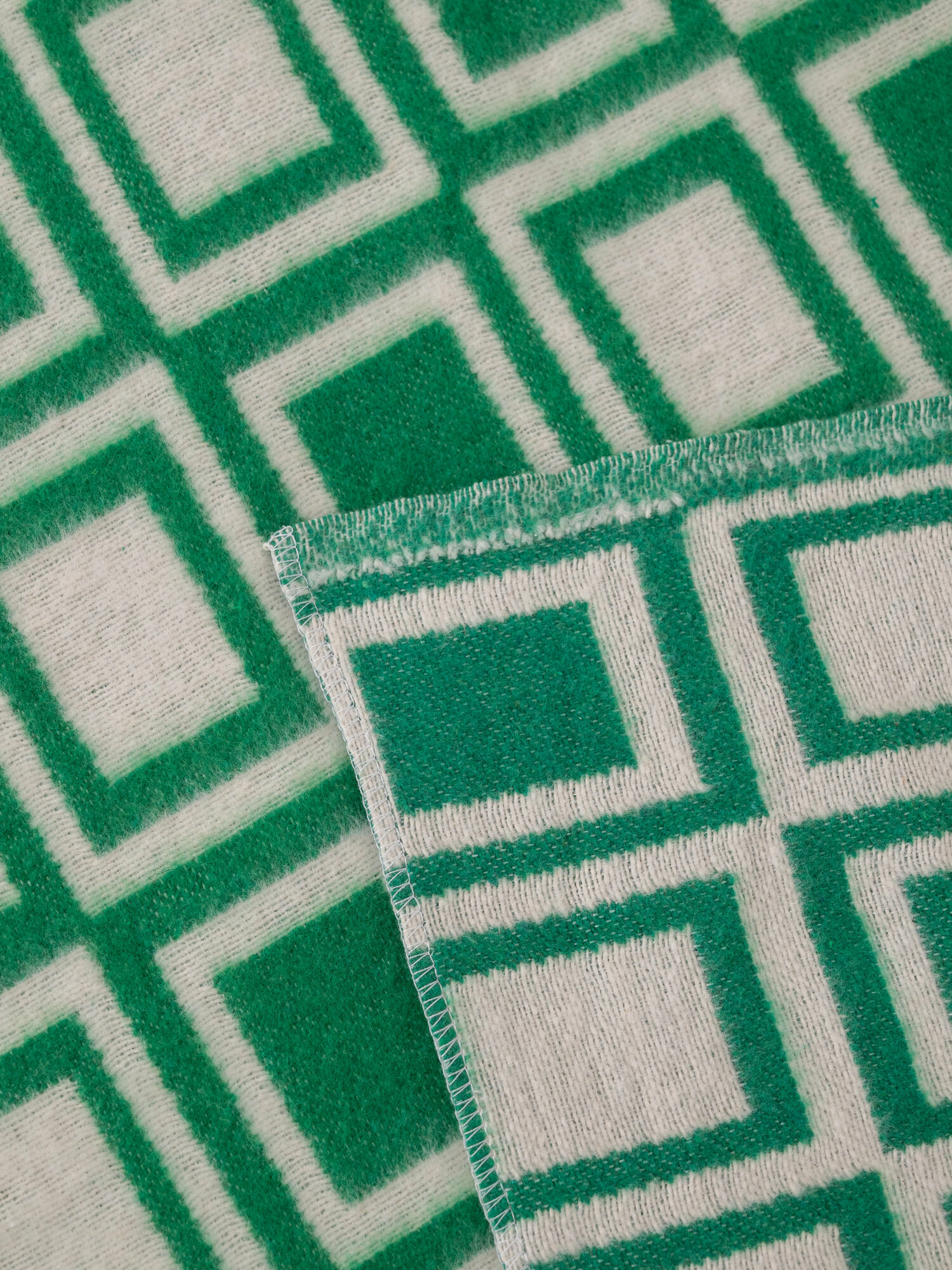 Одеяло байковое 1,5 спальное (140*200см), зеленое, клетка - фотография № 3