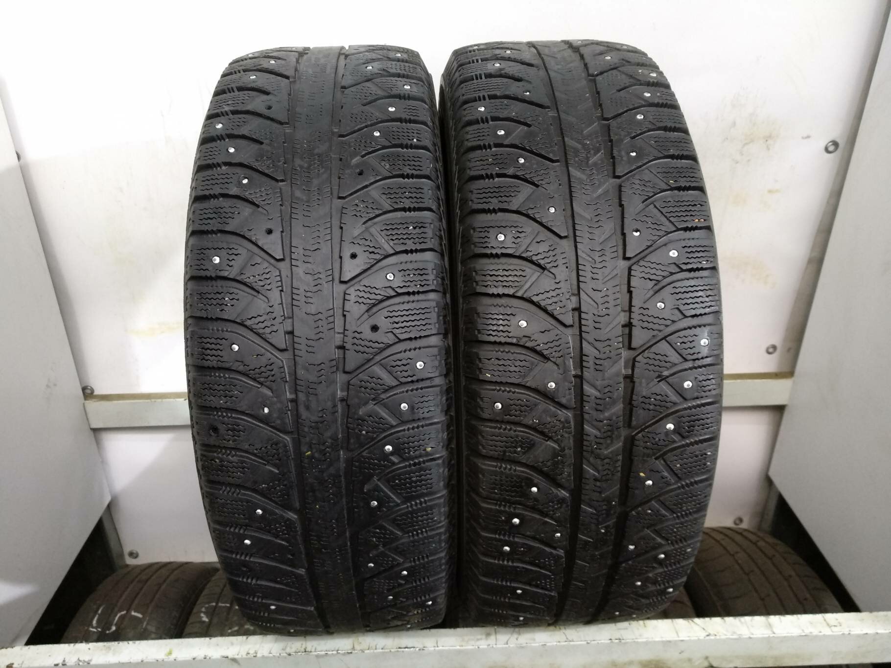 Шины Bridgestone Ice Cruiser 7000 205/65 R15 94T БУ Зимние шипованные