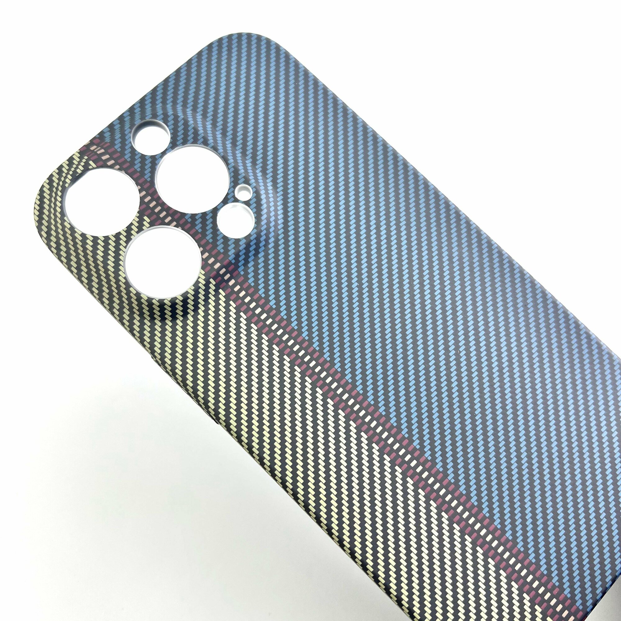 Чехол для Iphone 13 Pro Max из ударопрочного пластика под карбон Luxo