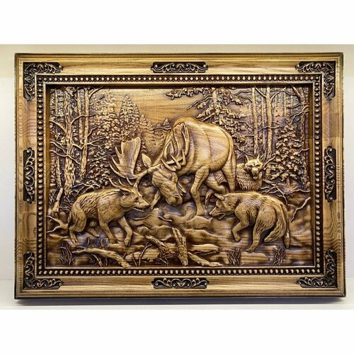 Панно Лось и волки из дерева 27х40 см