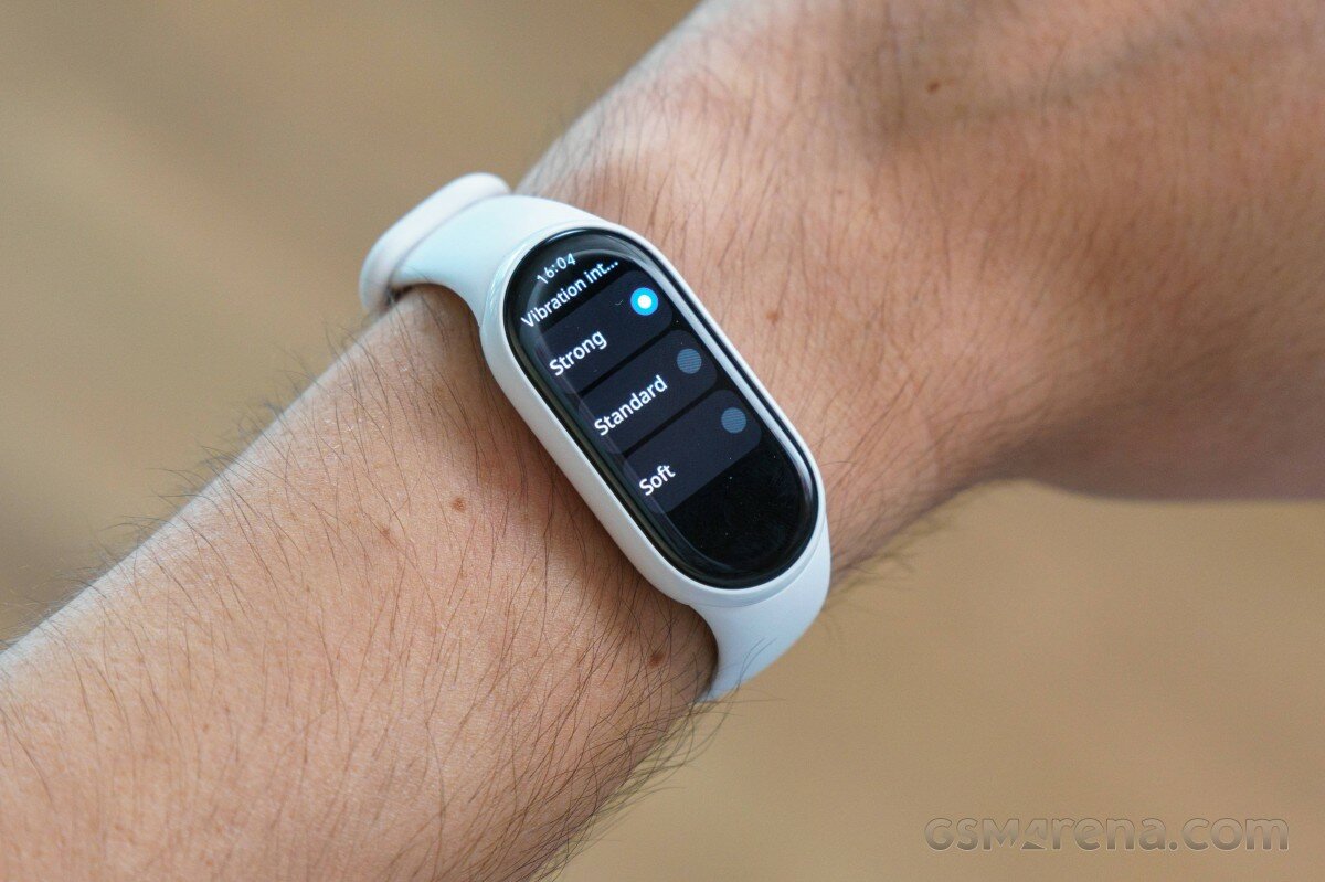 Смарт-браслет Mi Band 10 Ceramic Edition Global Version, керамическое покрытие — фото 1