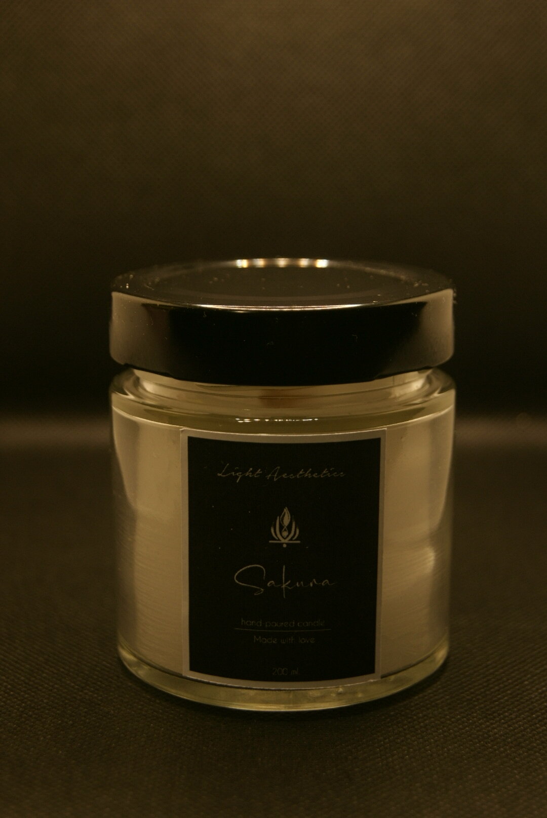 Свеча ароматическая с деревянным фитилем и крышкой - аромат "Сакура", 200 мл.
