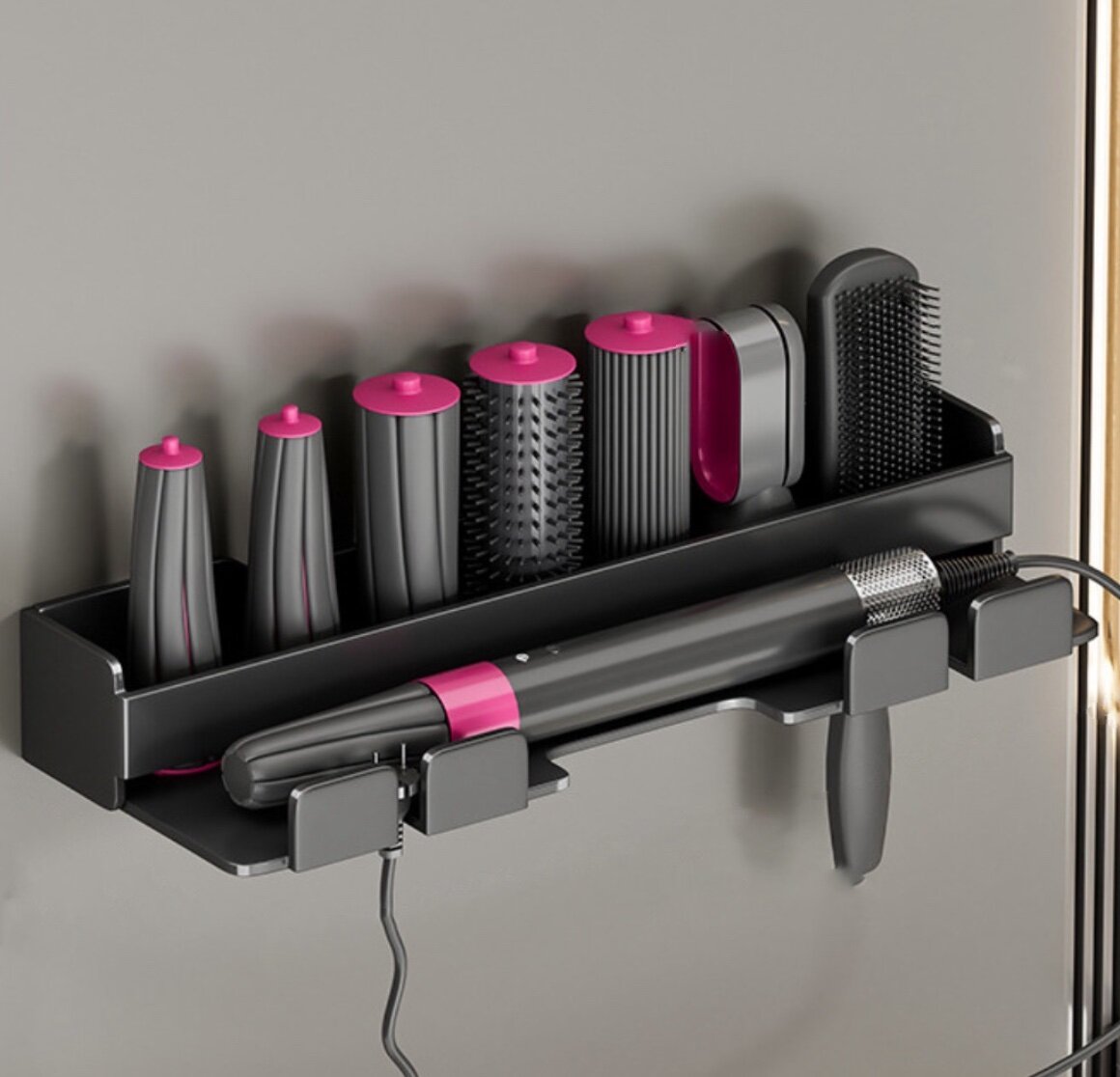 фото Настенный держатель для стайлера Dyson