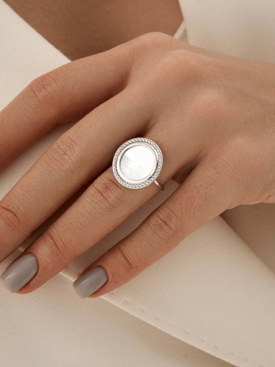 Перстень SKAZKA Natali Romanovoi крупное большое круглое, серебро, 925 проба, родирование, перламутр