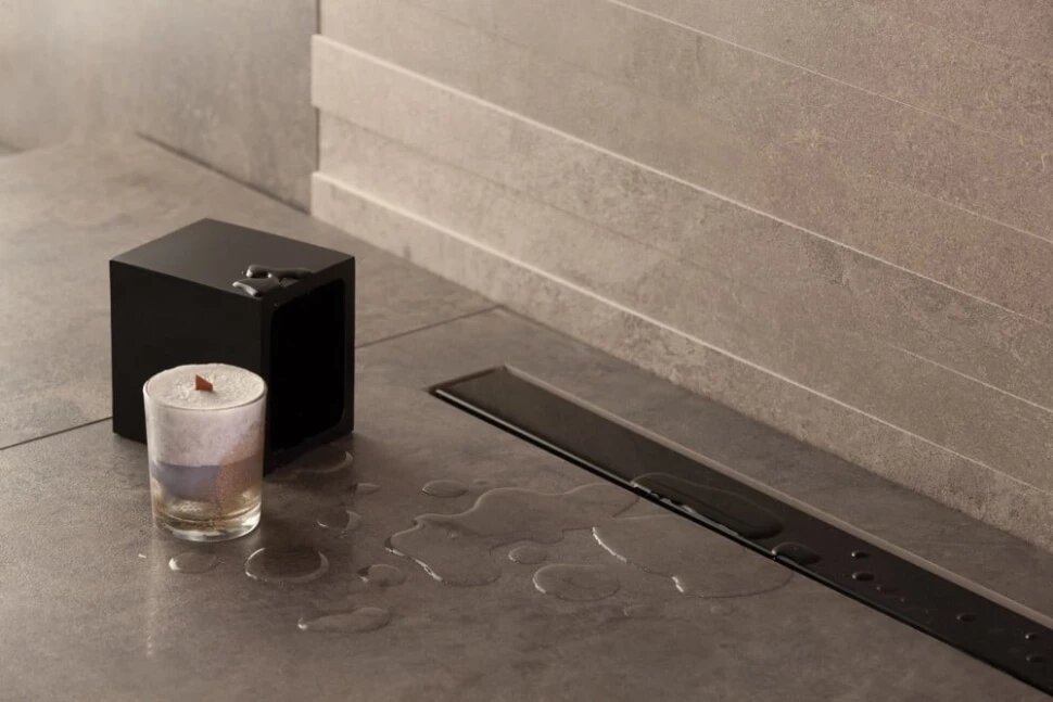 Душевой трап  лоток  Pestan Confluo Frameless Black Glass Line 13701202 45 см  с решеткой  щелевой  матовый хром черный глянец