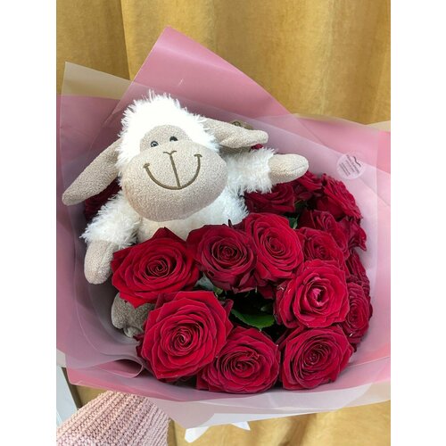 Букет красных роз "Для тебя" с мягкой игрушкой