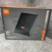 Автомобильный сабвуфер JBL BassPro Nano