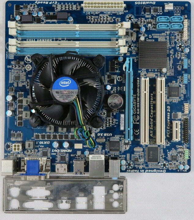 GA-H61M-D2H-USB3 + Процессор + кулер -- Gigabyte материнская плата