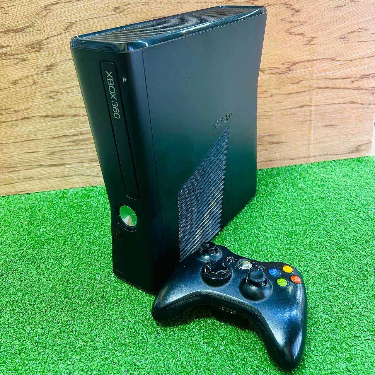 Игровая приставка Microsoft Xbox 360 250 ГБ, без игр, черный