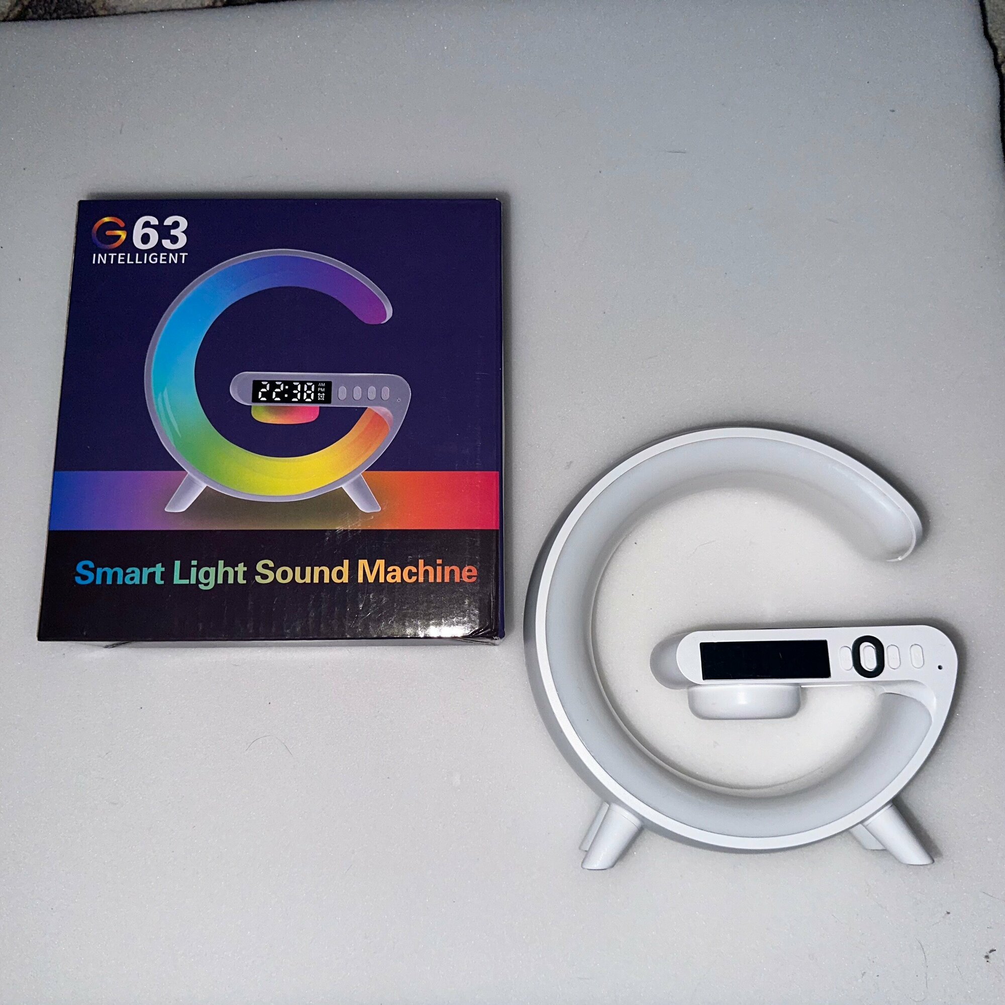 Стильный RGB ночник с беспроводной зарядкой,часами,,будильником,Bluetooth колонкой 10 W