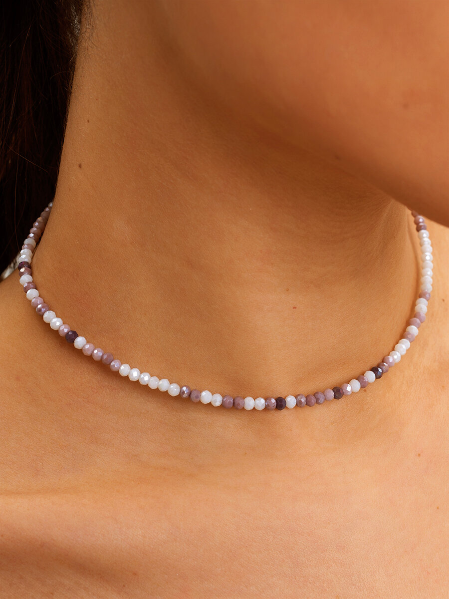 фото Чокер из бисера с кристаллами