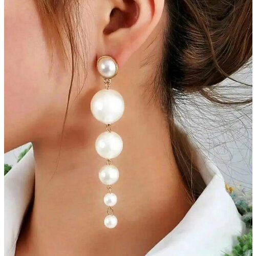 Серьги пусеты Bestseller размер 98 мм белый 339₽