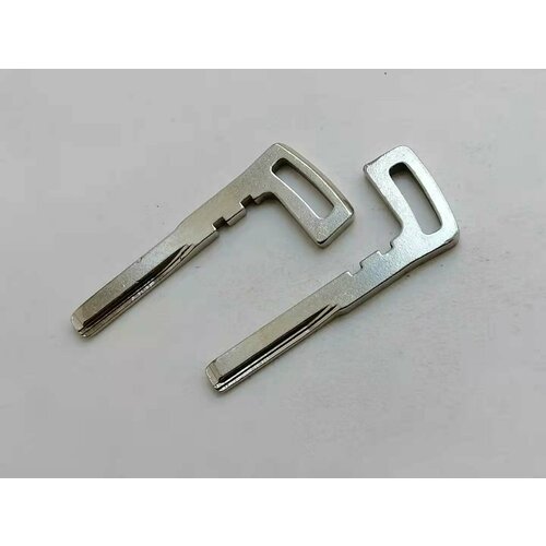 Вставка лезвие Hyundai 1229 правое . 1 шт.