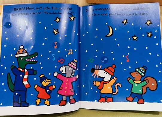 Maisy's Christmas Sticker Book - фото №2