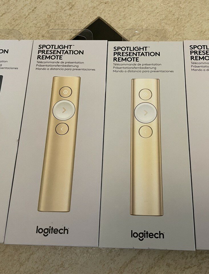 Презентер Logitech Spotlight Presentation Remote золотой