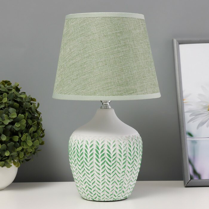 фото Настольная лампа Латея E14 40Вт бело-фисташковый 20х20х35 см RISALUX