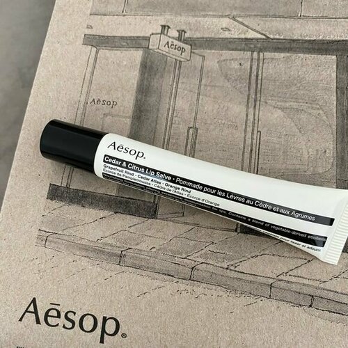 Aesop Бальзам для губ Cedar Citrus Кедр и цитрус 9 мл 2200₽