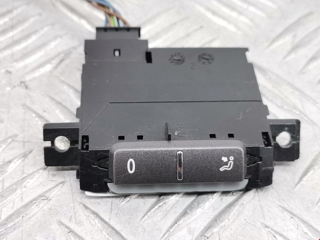 Кнопка бортового компьютера Volkswagen Phaeton 3D0919815L арт. 2103860