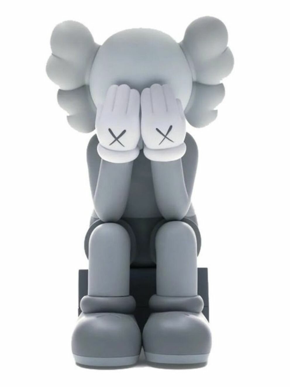 фото Коллекционная фигурка высотой 28 см KAWS Companion Sit. красная.