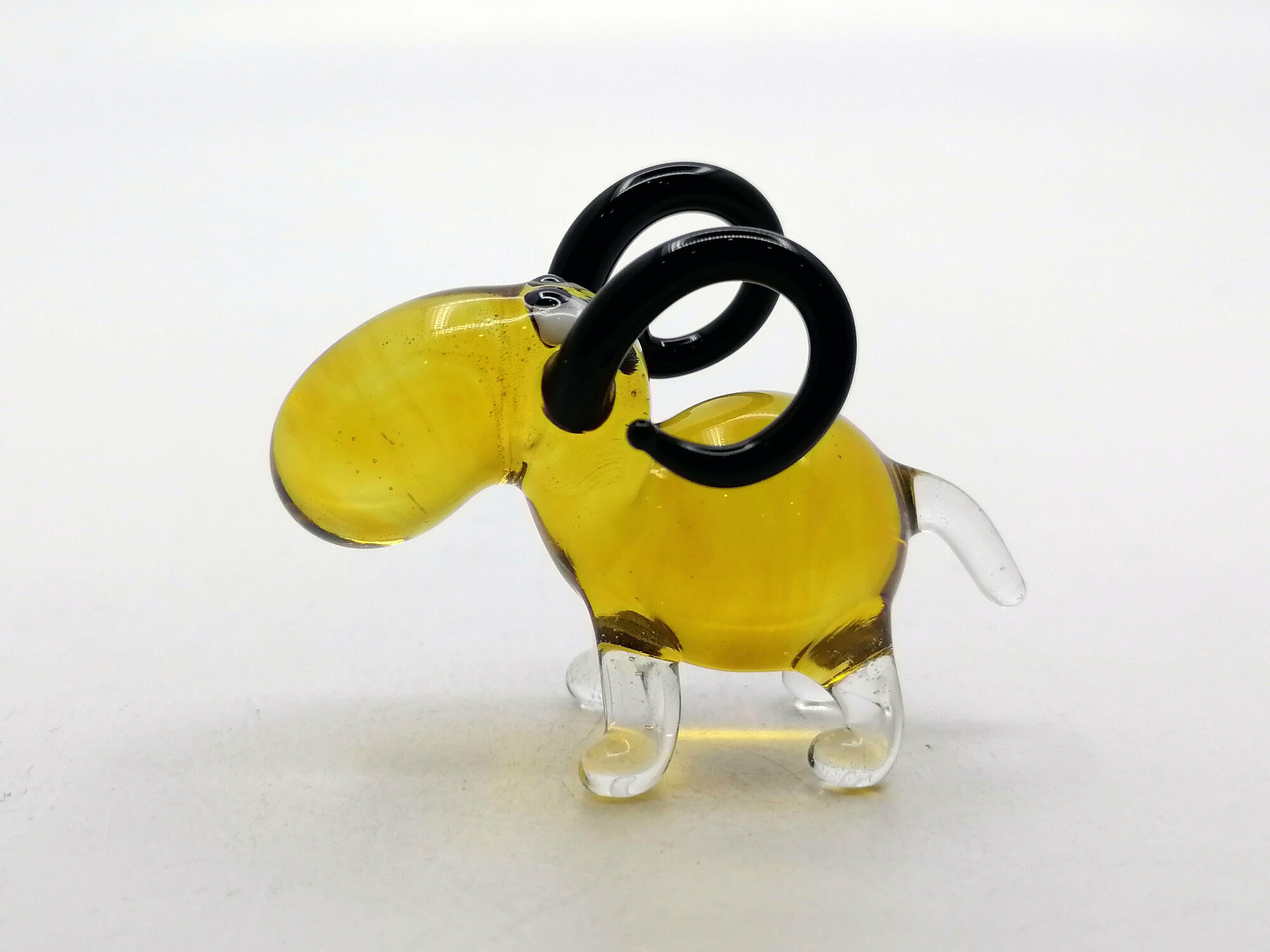 фото Фигурка из стекла "Баран"