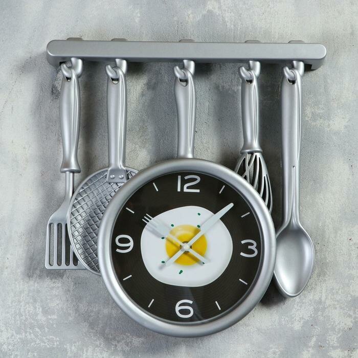 Часы настенные, серия: Кухня, "Кухонная утварь" на циферблате яичница, серебро, 32х34 см