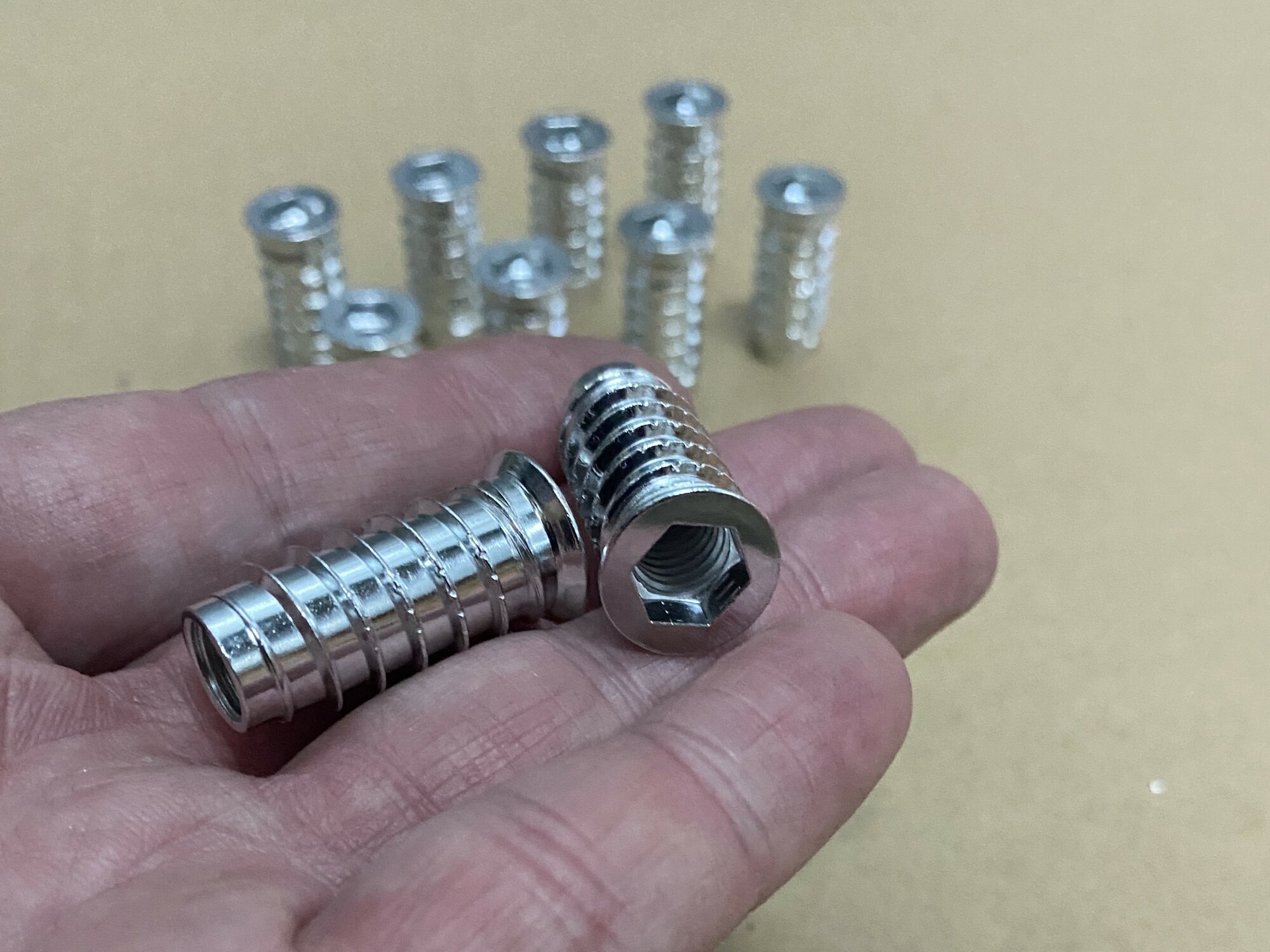 Изображение Футорки мебельные M8*28мм экстра длинные (10шт) стальные, Цинк