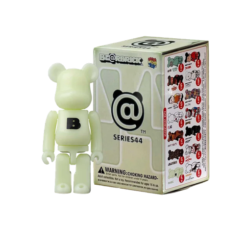 Коллекционная фигурка Medicom Toy Bearbrick 44 Series Random 1490₽