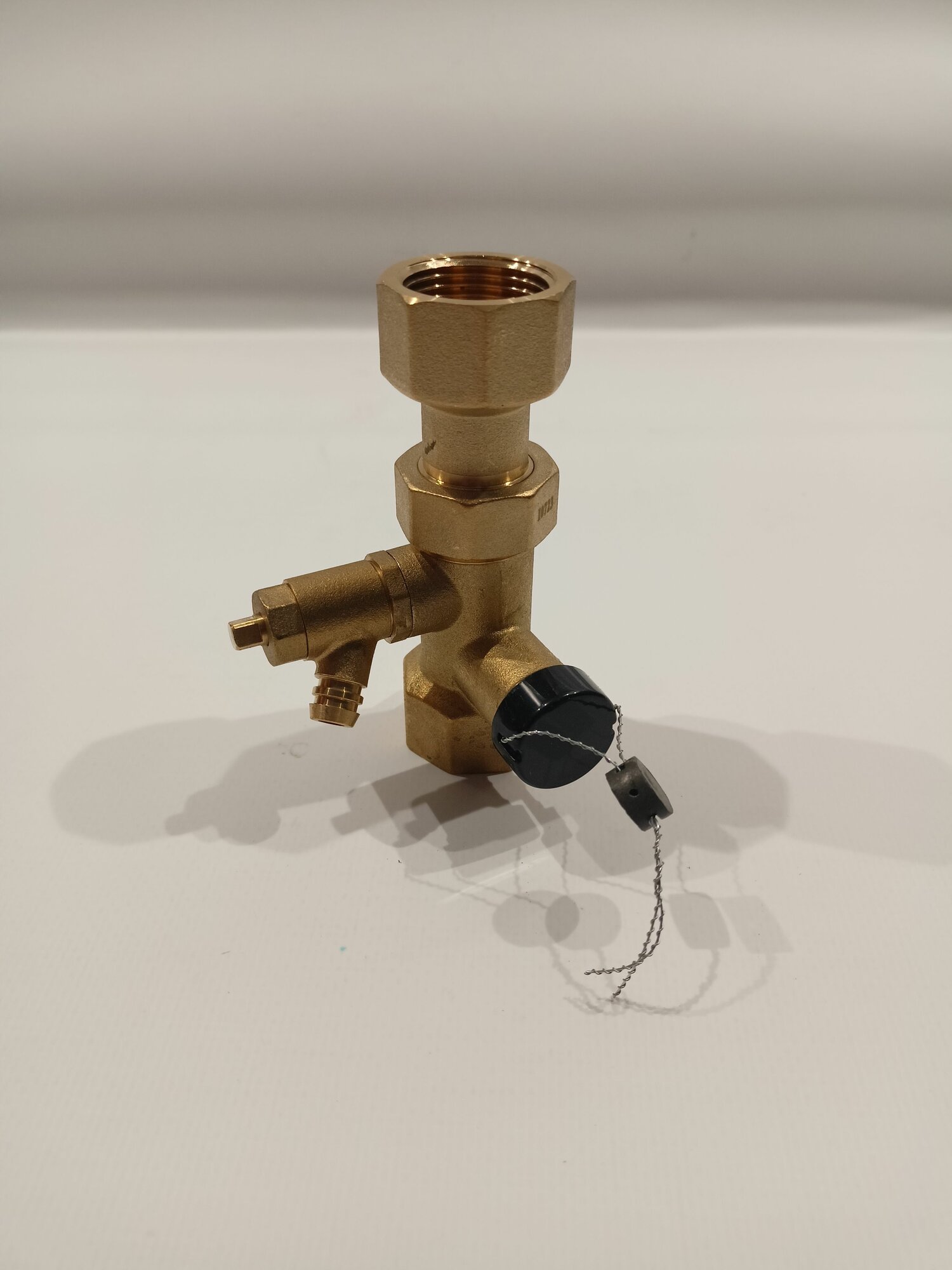 Присоединительная арматура для расширительного бака 3/4", TIM JVK0203