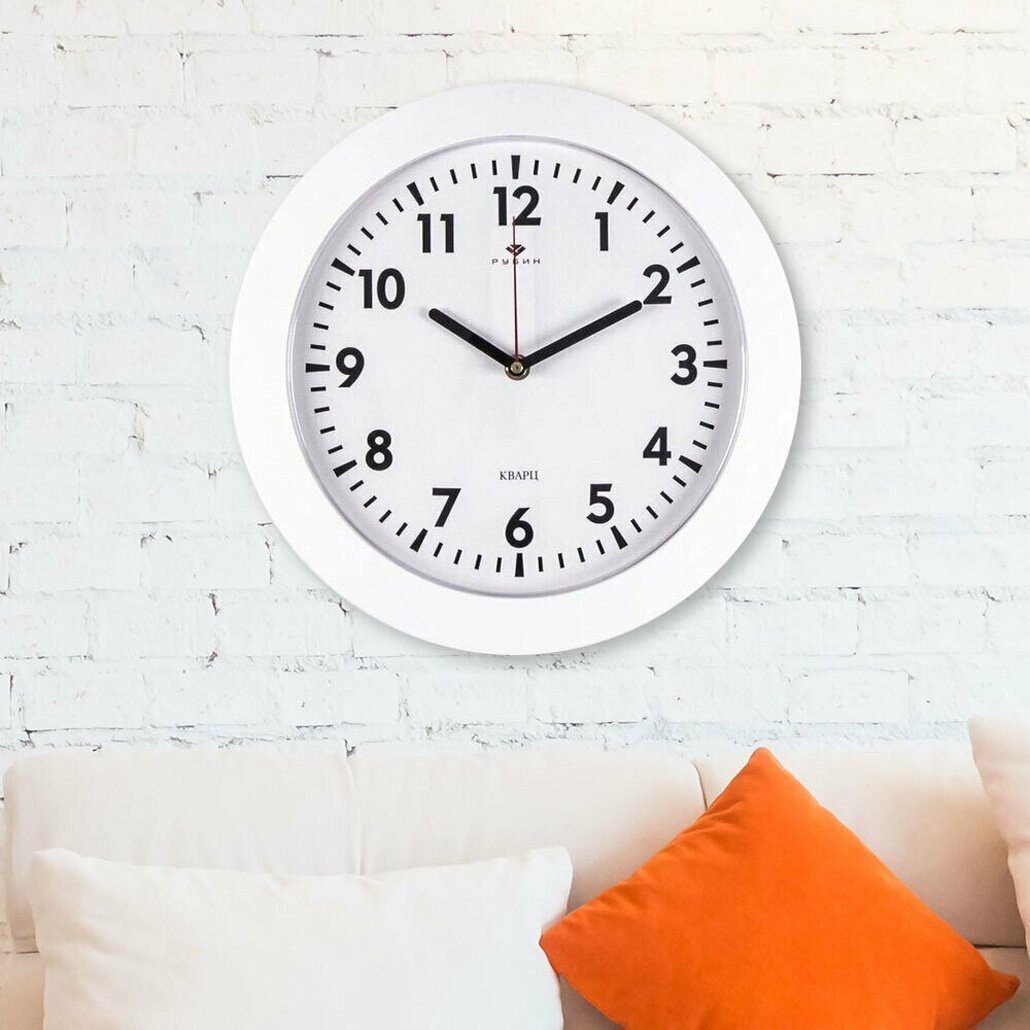 Часы настенные круглые классика d31см, корпус пластиковый, белый цвет, чёткий циферблат, кварцевый механизм