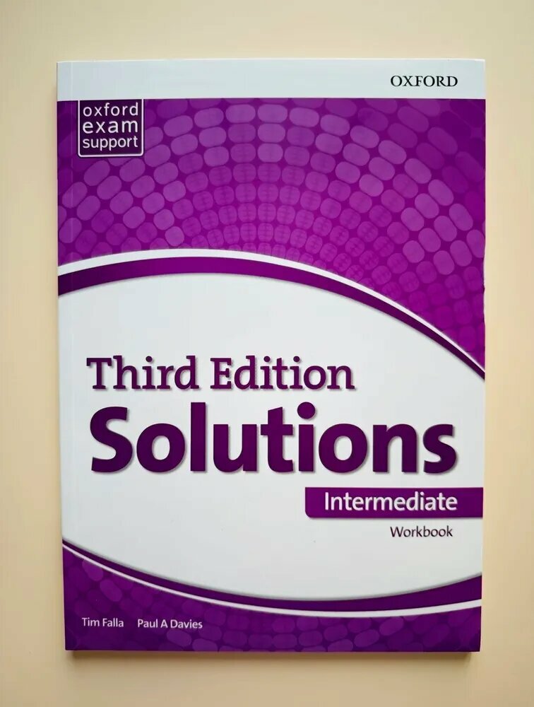 Solutions Intermediate Third Edition Комплект: Student's Book + Workbook — фото 1