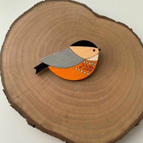 Брошь Создашева Анна Брошь птичка ручной работы / Значок из деревянный птица, черный, оранжевый