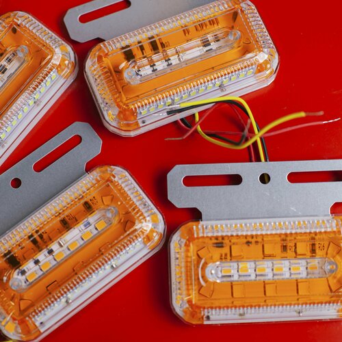 4 шт 24v Ходовые огни с режимом бегающих огней, динамические маяки оранжевого цвета, дневные ходовые огни стробоскопы 2 режима