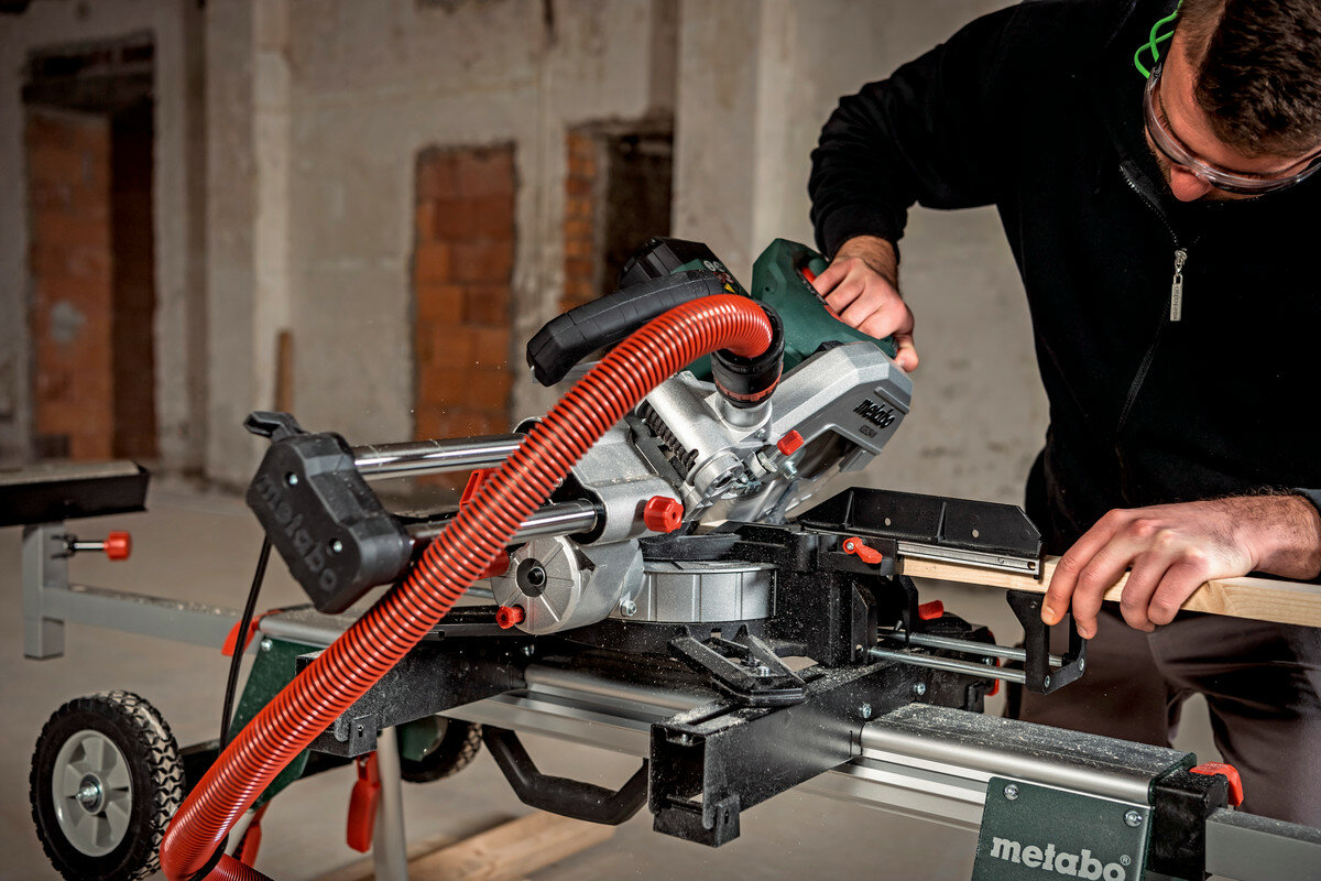 Пила торцовочная Metabo KGS 254 M+диск 613254000 - фото №4