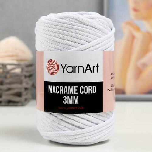 Пряжа Macrame Cord 60% хлопок, 40% вискоза/полиэстер 3 мм 85м/250гр (751 белый)