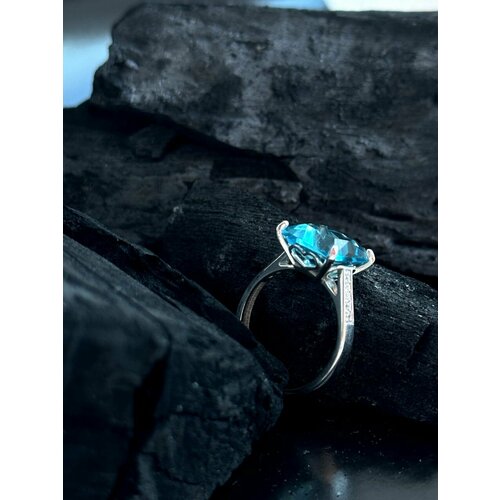 фото Кольцо, серебро, 925 проба, топаз синтетический, фианит, размер 17, голубой нет бренда