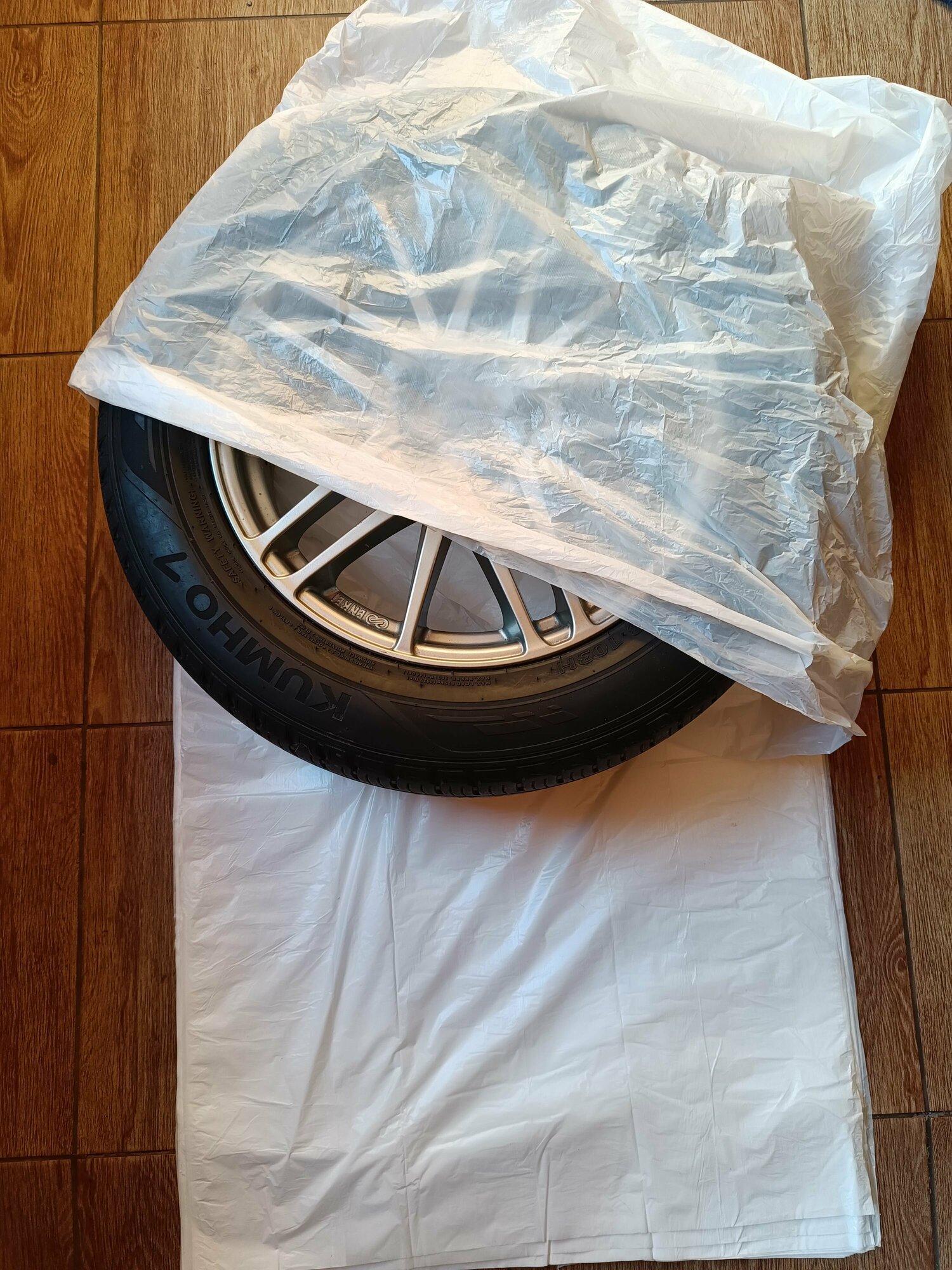 фото Пакеты для шин, колес автомобиля, чехлы, R16-22, на стандартный размер легкового авто, комплект 4 шт.