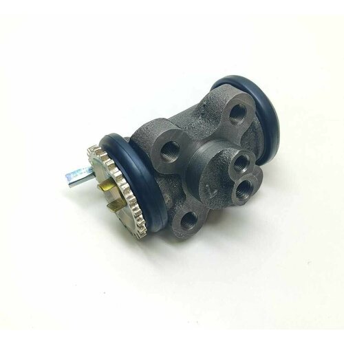 Рабочий тормозной цилиндр задний ISUZU FORWARD 4650 диаметр 38 без прокачки левый YAMASIDA 9925₽