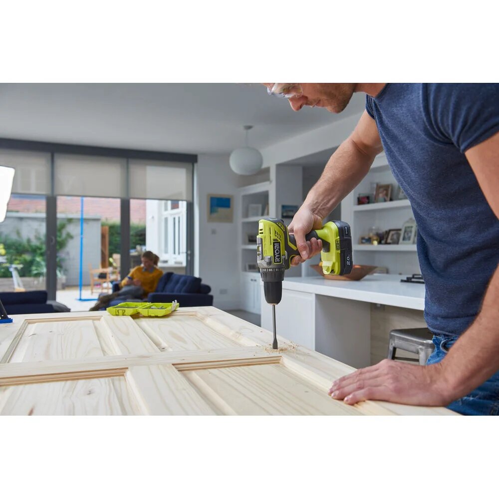 Дрель-шуруповерт Ryobi ONE+ R18DD3-220S, 13мм, закручивания шурупов — фото 1