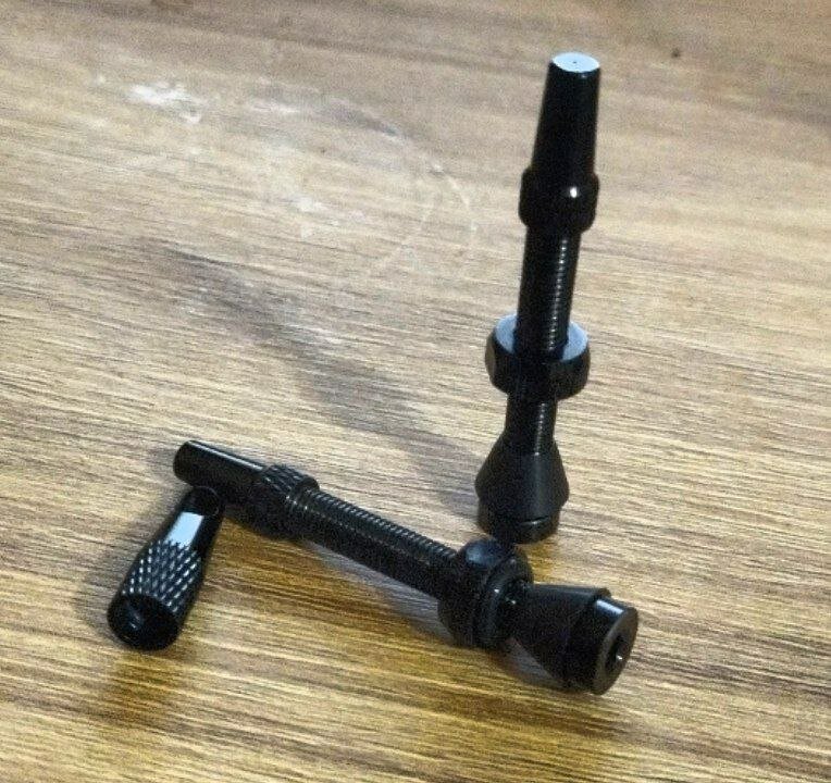 фото Комплект бескамерных ниппелей, 2 штуки