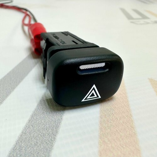 Пересвеченная кнопка евроаварийки Белый - Белый ВАЗ 2113, 2114, 2115