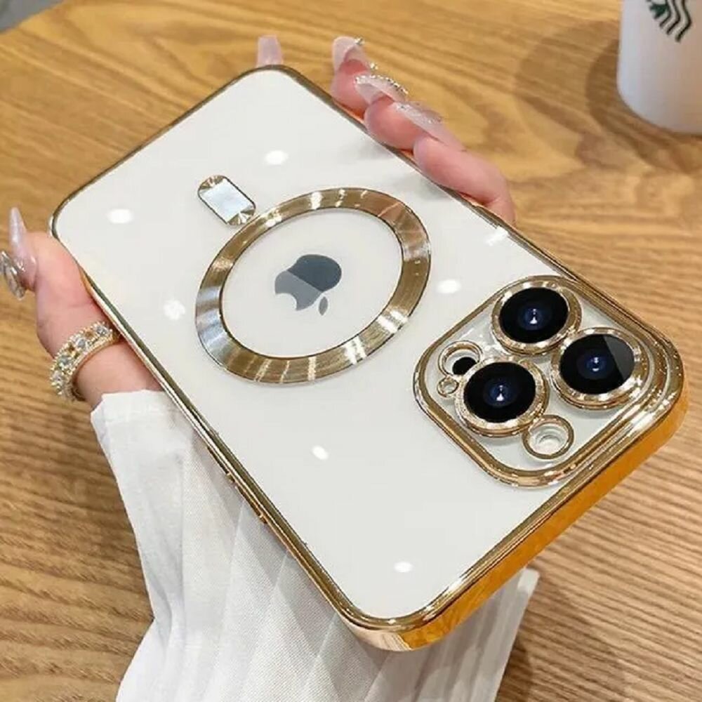 Чехол на iPhone 13 pro max Magsafe с защитой камеры золотистый