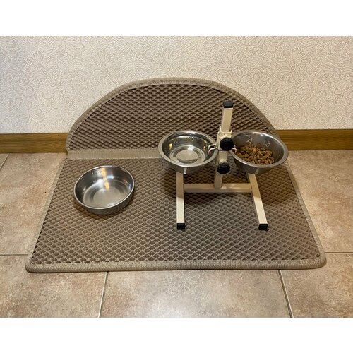 Коврик с бортиком Полукруг, под миску для кошек и собак. Размер 59*31 см. Цвет - Бежевый.