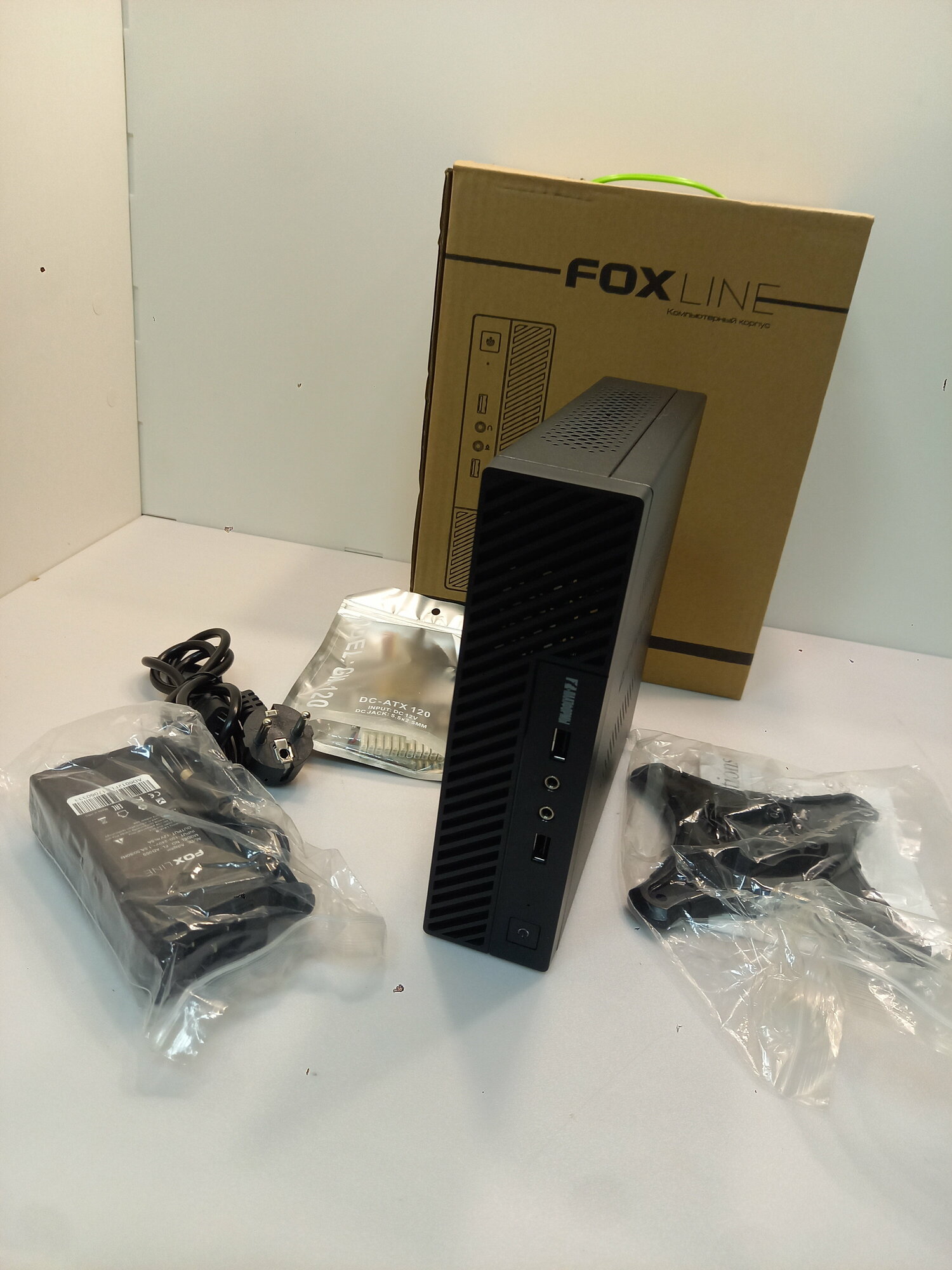 Корпус FoxLine Desktop FL-101, БП 12V 5A внешний, mini-ITX, 2хUSB 2.0