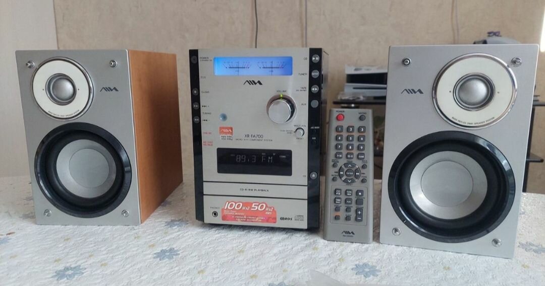 Музыкальный центр AIWA XR FA-700 (кассета, диски CD, цифровой радиоприемник). Товар уцененный
