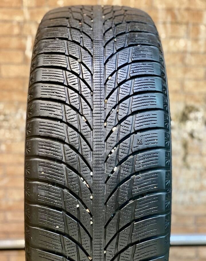 Kumho WinterCraft Ice Wi51 215/55 R17