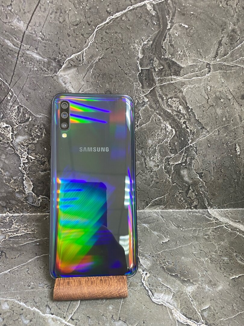 Уценка Samsung galaxy A70 6/128gb black