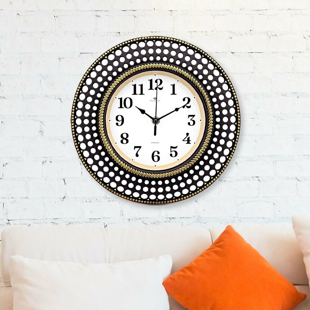 Часы настенные круглые 29см, корпус черный с золотой окантовкой, кварцевый механизм, крупные арабские цифры