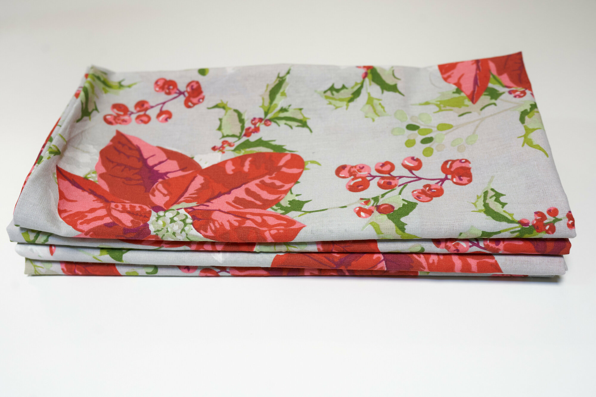 фото Наволочка 50х70 бязь набивная рис. "Рождественская звезда" плотность ткани 140г/м²