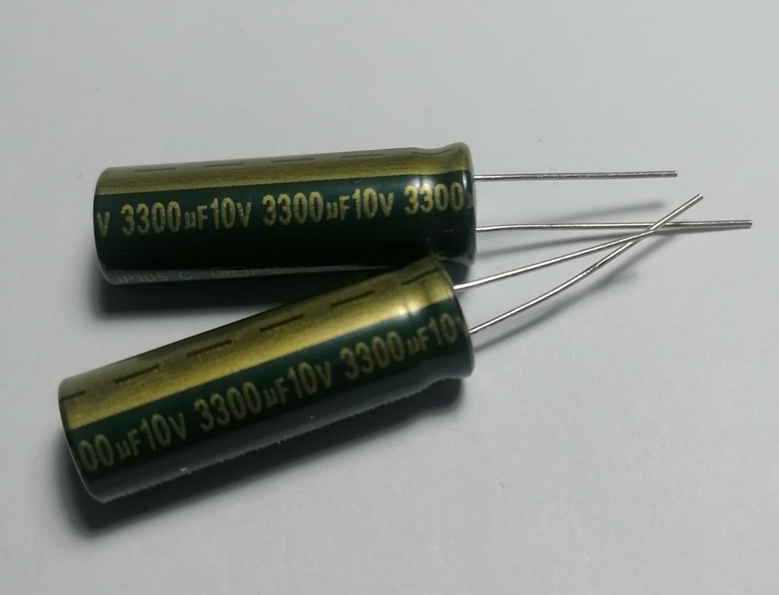 Конденсатор электролитический 3300х10В 105°C (WL) К50-35 (10х31) 2шт