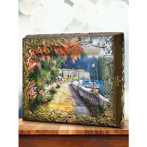 Ключница настенная закрытая деревянная 25х30 Декарт мужская женская декор из дерева ручная работа в интерьер 4065₽